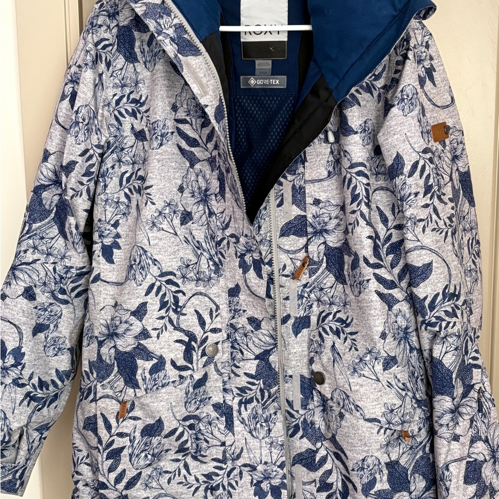 Women’s Roxy Snowboard Jacket Size M